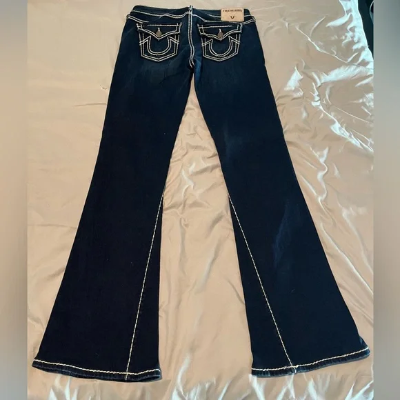 True Religion Blue Jeans with Signature Horsehoes Stitching - Picture 4 of 12